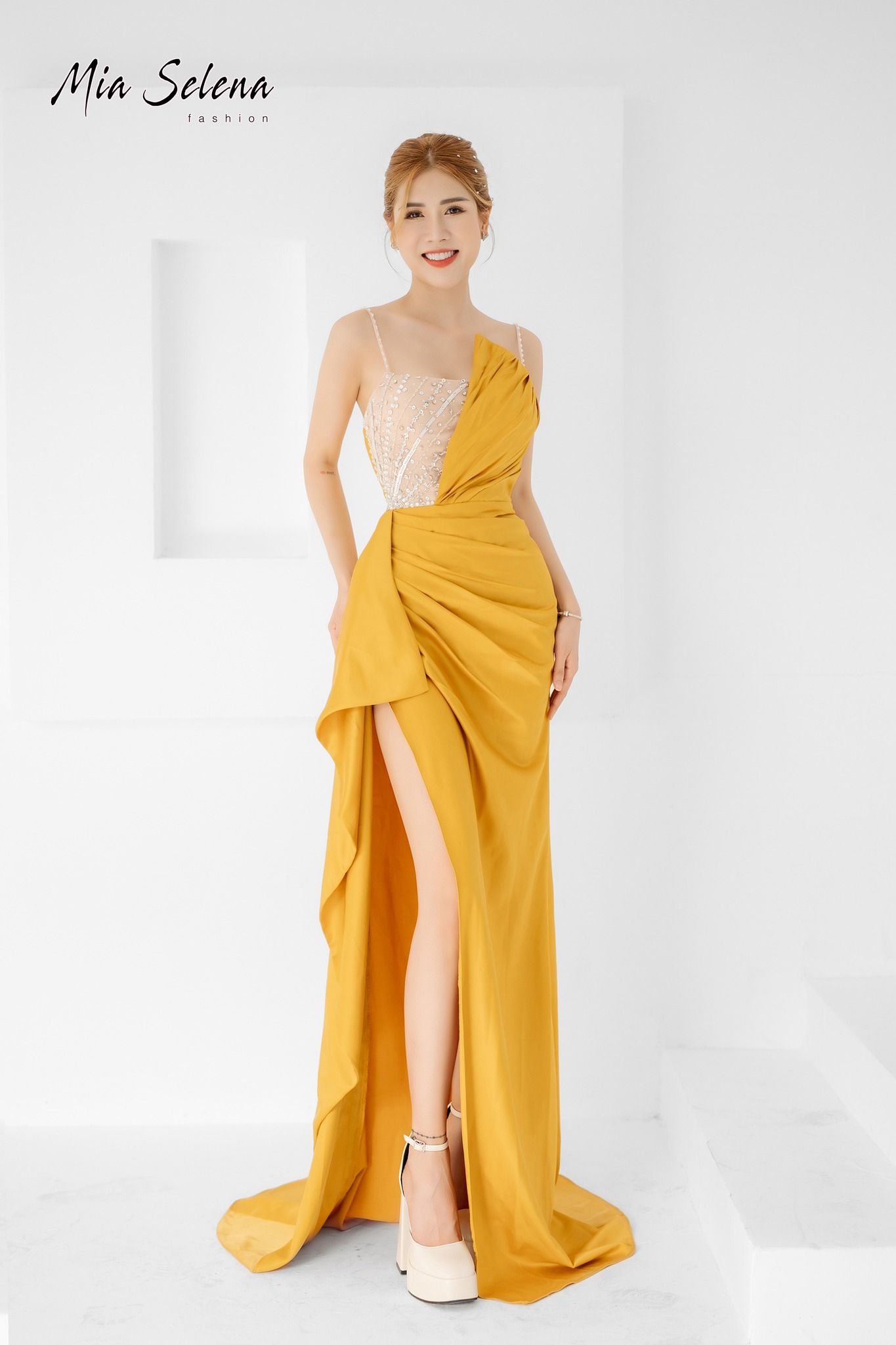 Đầm  vàng dạ hội Mia Selena thiết kế đính kết quyến rũ