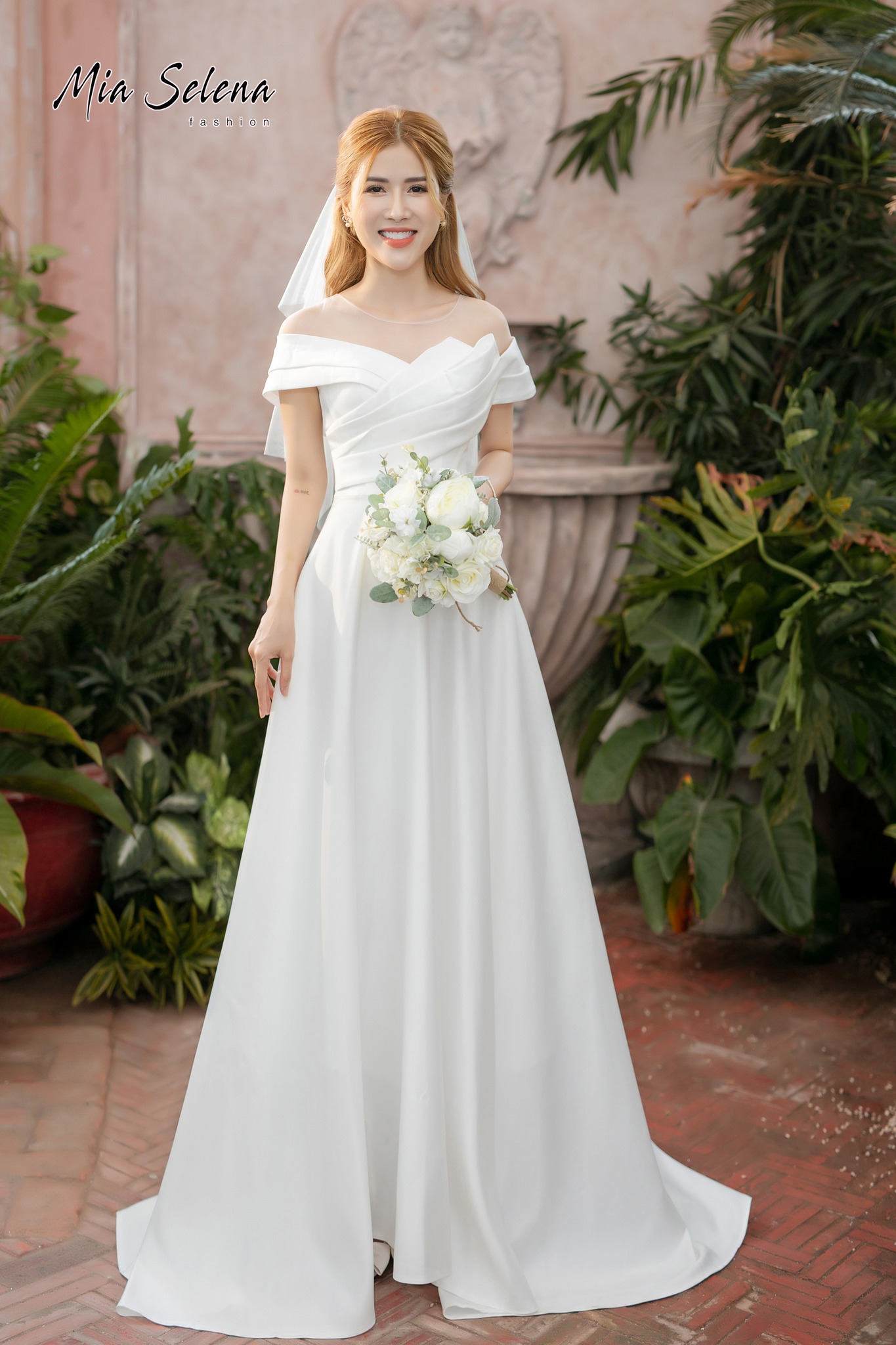 Đầm cưới Mia Selena  thiết kế bệt vai nhẹ nhàng