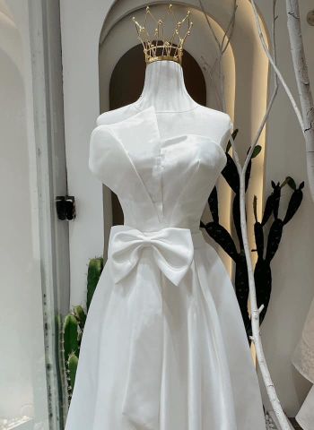 Đầm cưới thiết kế nhẹ nhàng