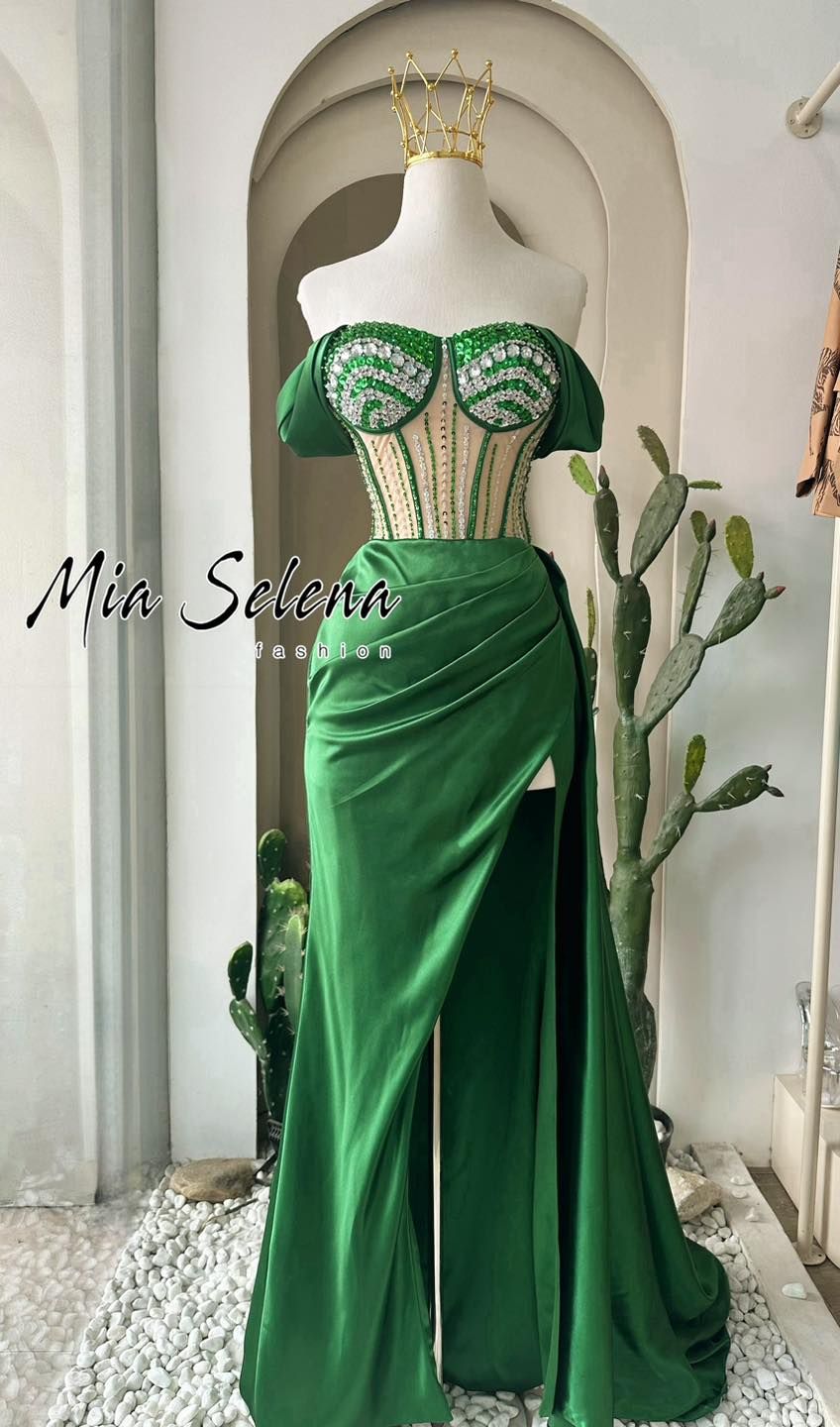 Đầm xanh trễ vai thiết kế đính kết sang trọng