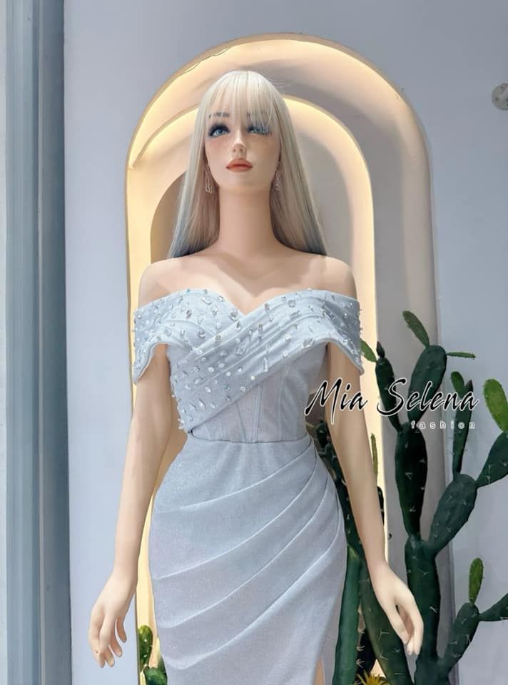 Đầm dạ hội thiết kế tone bạc ánh nhũ đính kết sang trọng