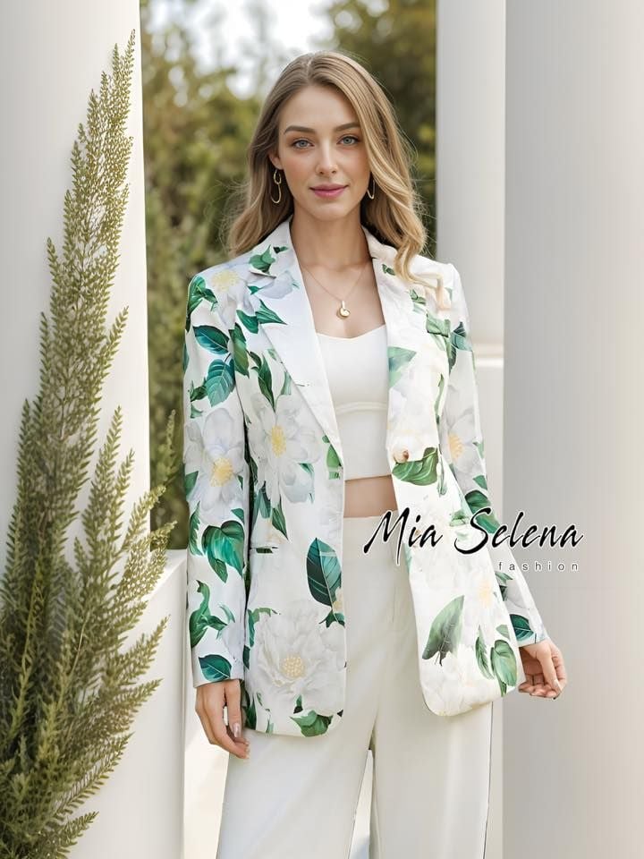 Áo khoác xanh thiết kế