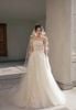 Đầm  cưới trắng thiết kế quyến rũ