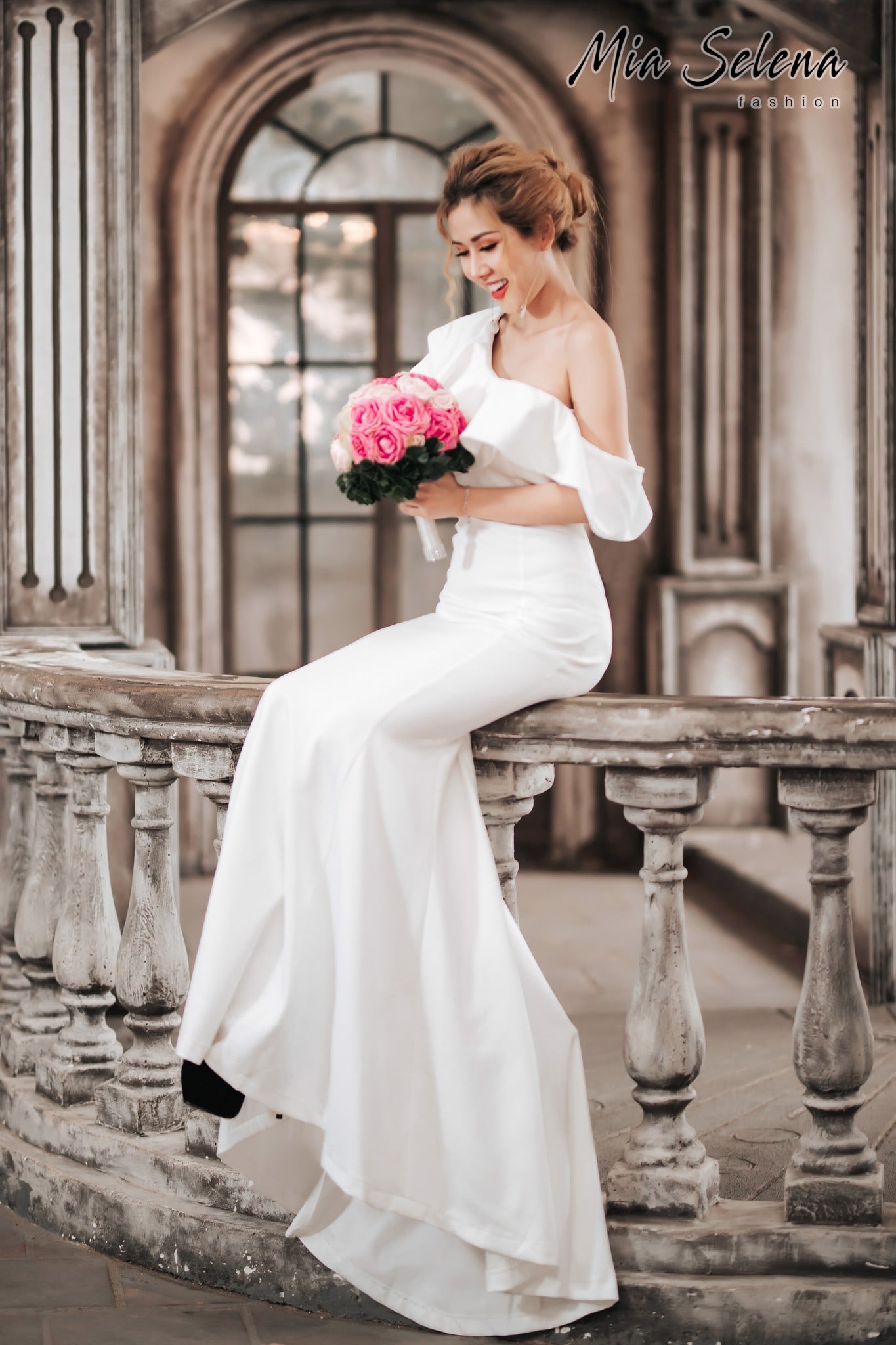 Đầm cưới Mia Selena thiết kế lệch vai phong cách(Trắng)