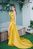 Đầm dạ hội Mia Selena thiết kế lệch vai xẻ đùi tà dài trẻ trung (Vàng)
