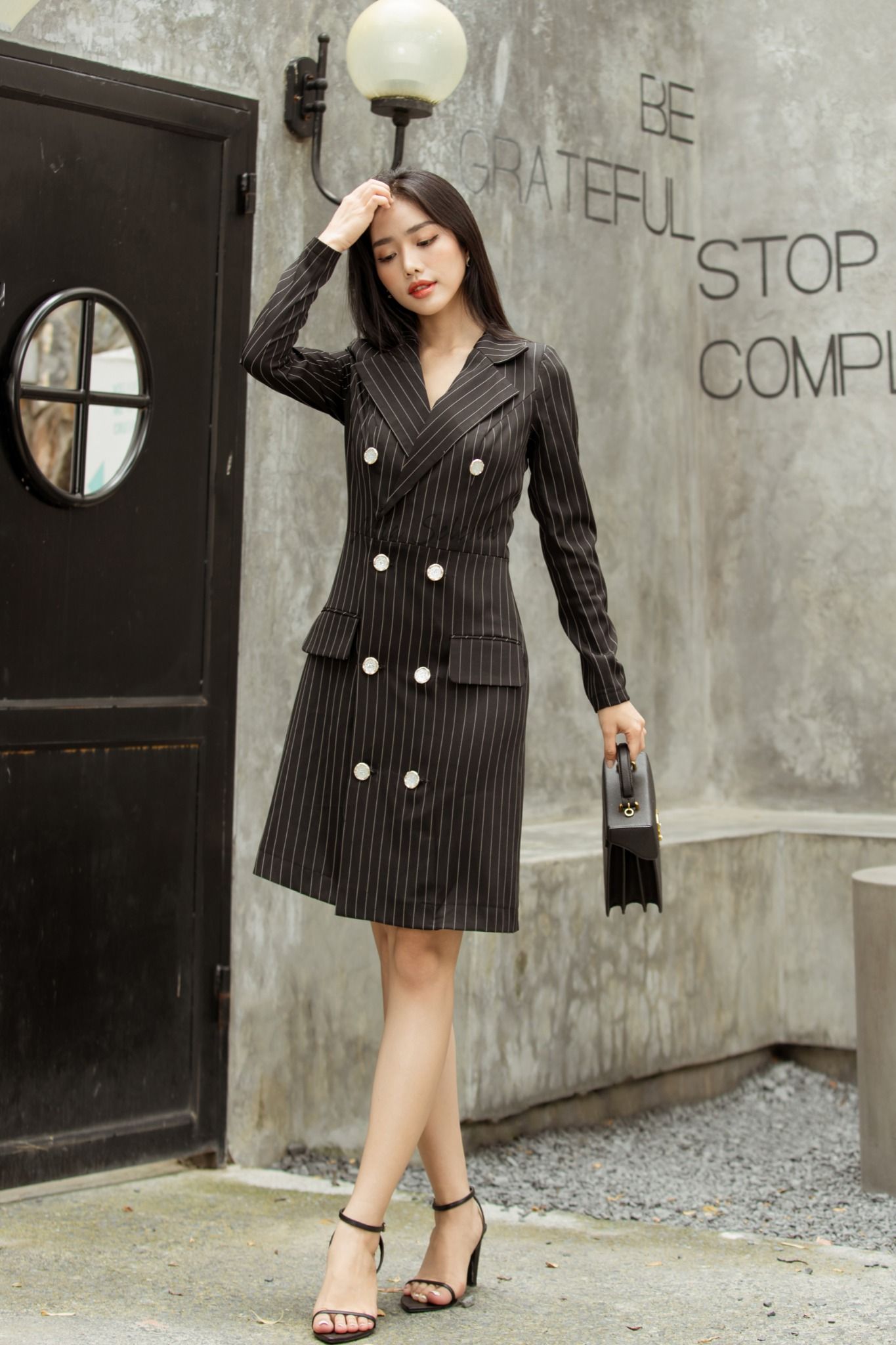 Đầm vest Mia Selena thiết kế phong cách trẻ trung hiện đại