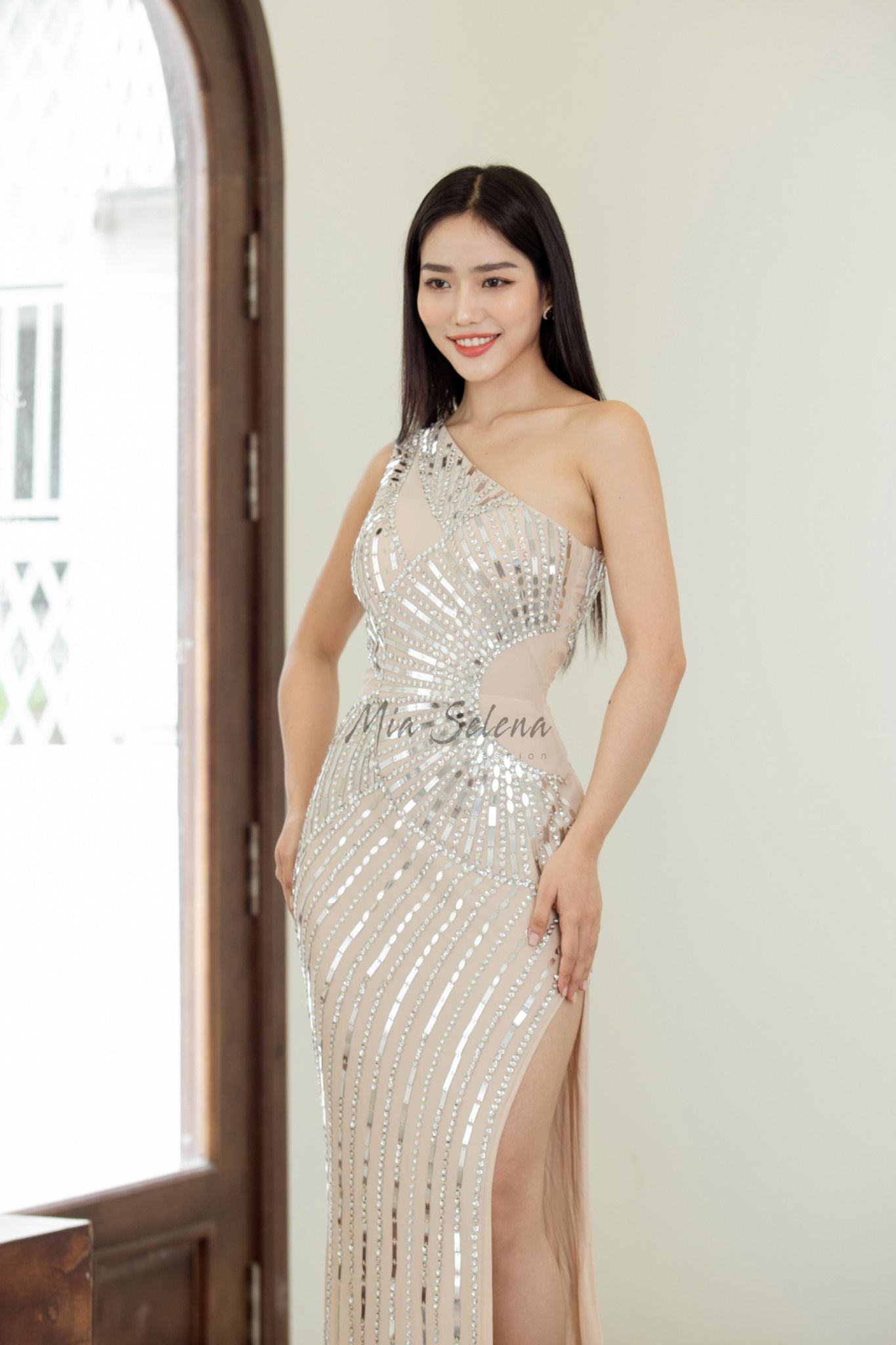 Đầm dạ hội Mia Selena thiết kế lệch vai, đính kết tuyệt đẹp