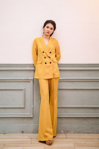 Bộ  vest Mia Selena  6 nút đen thiết kế trẻ trung ( Vàng )