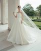 Đầm  cưới trắng thiết kế quyến rũ
