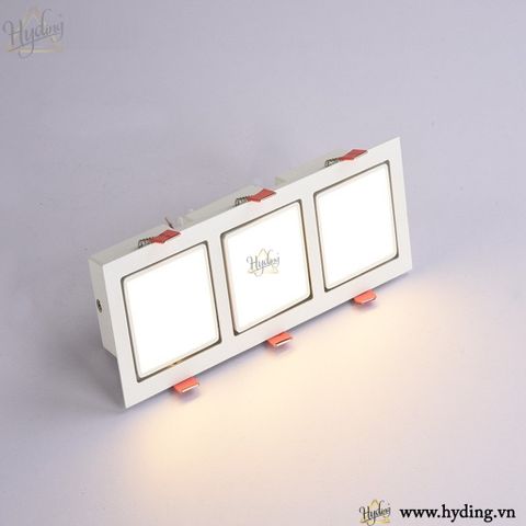 Đèn âm trần vuông tán quang
