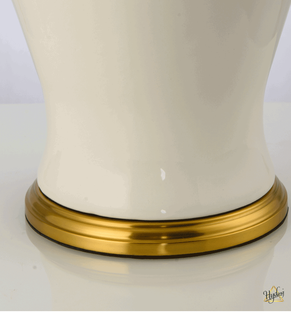 đèn bàn hiện đại khách sạn