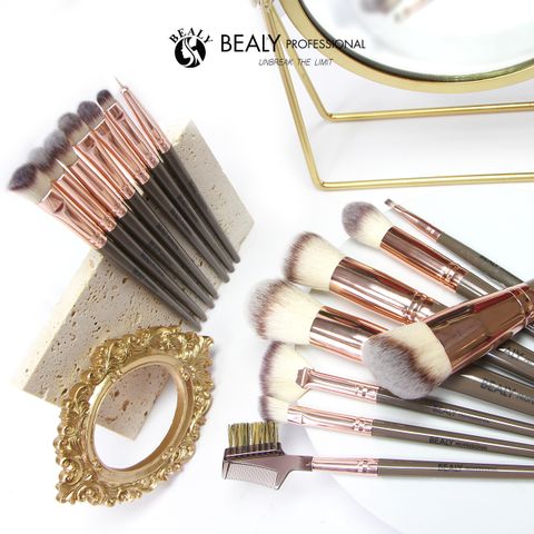  BỘ CỌ TRANG ĐIỂM CÁ NHÂN 15C VÀNG TRẦU BEALY 