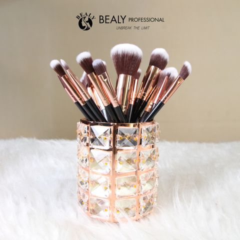  BỘ CỌ TRANG ĐIỂM CÁ NHÂN 14C CỔ VÀNG CÁN ĐEN BEALY 