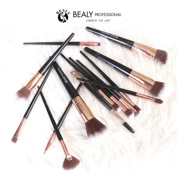  BỘ CỌ TRANG ĐIỂM CÁ NHÂN 14C CỔ VÀNG CÁN ĐEN BEALY 