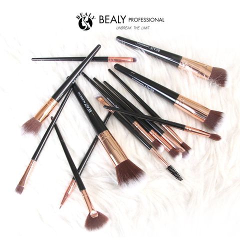  BỘ CỌ TRANG ĐIỂM CÁ NHÂN 14C CỔ VÀNG CÁN ĐEN BEALY 