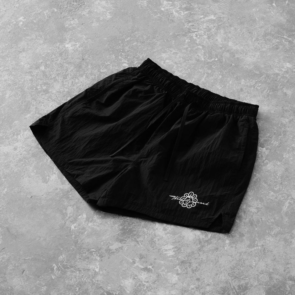  TSUN Quần Dùi Ngắn Thêu Logo - Woo Logo Short - Black 