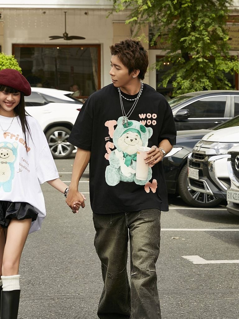 TSUN Green Woo Hug Cat Tee - Black 