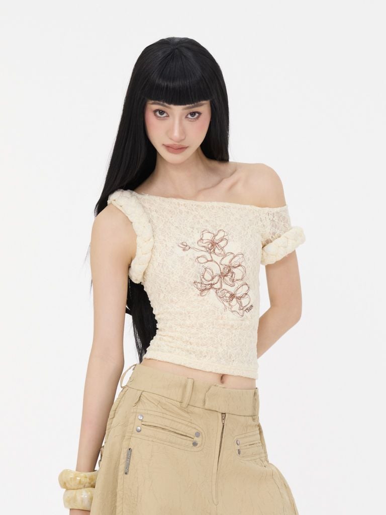  TSUN Áo Ren Lệch Vai Thêu Hoạ Tiết Hoa Lan - Orchid Lace One-Shoulder Top Beige 