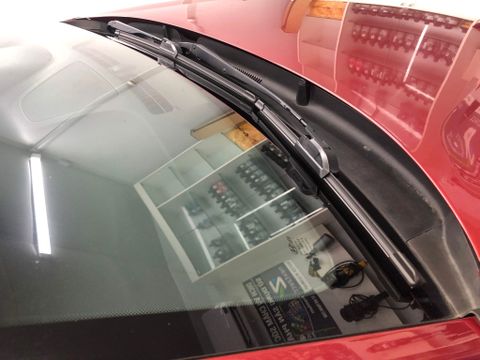 Bộ gạt mưa mềm BOSCH AEROTWIN xe HYUNDAI KONA đời 2018 - 2022 kích thước bên lái 26 INCH (65cm) bên phụ 16 INCH (40cm)