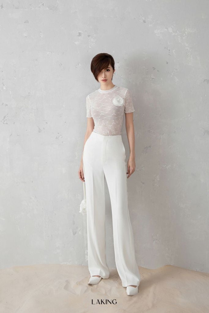  HỦY - White Flower Lace Top - Áo Trắng Tay Ngắn Ren A9385 