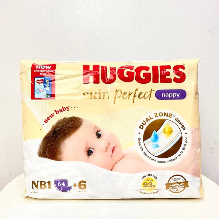 Miếng lót Huggies NB1 64 miếng (< 5kg) + 6M Miếng lót NB1