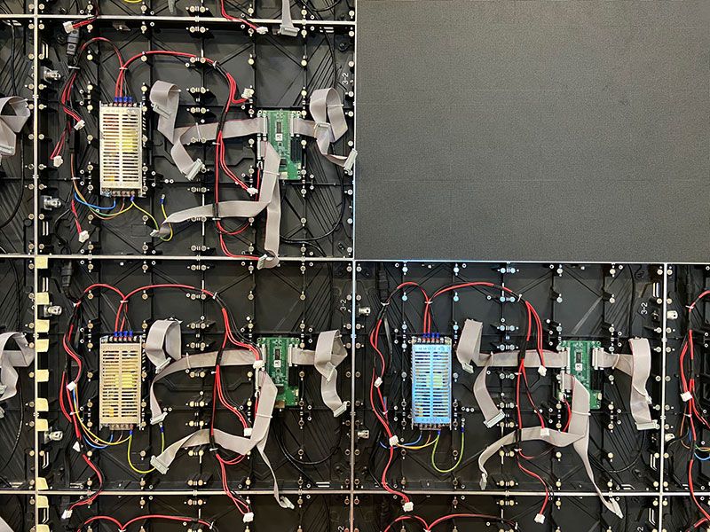  Màn Hình LED Cho Khách Sạn Và Karaoke 