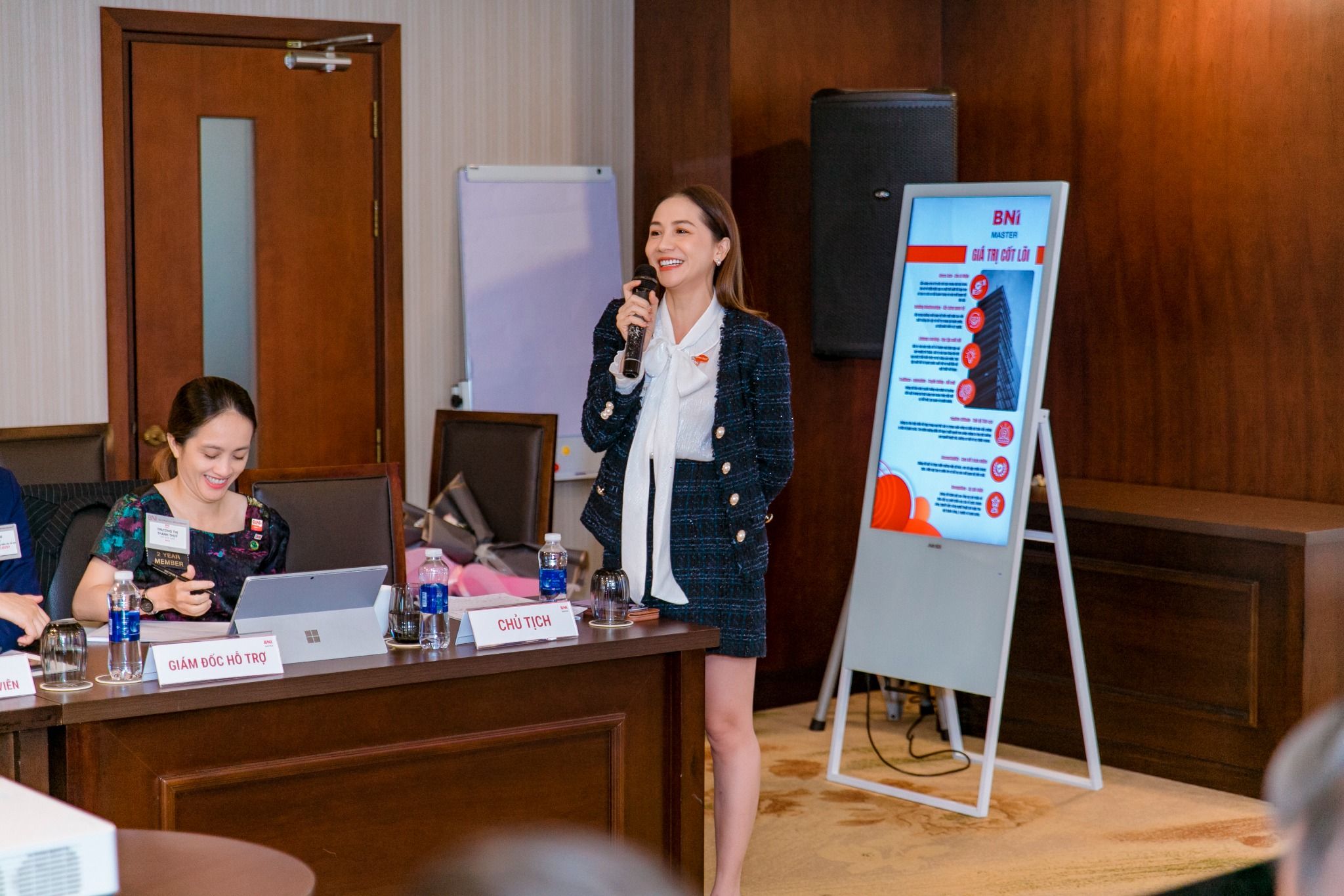  Màn hình quảng cáo cảm ứng AVASDI DBCT Series 