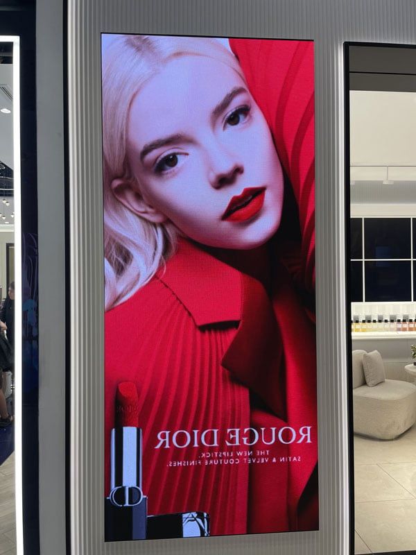  Màn Hình LED Cho Shop Và Showroom Thời Trang 