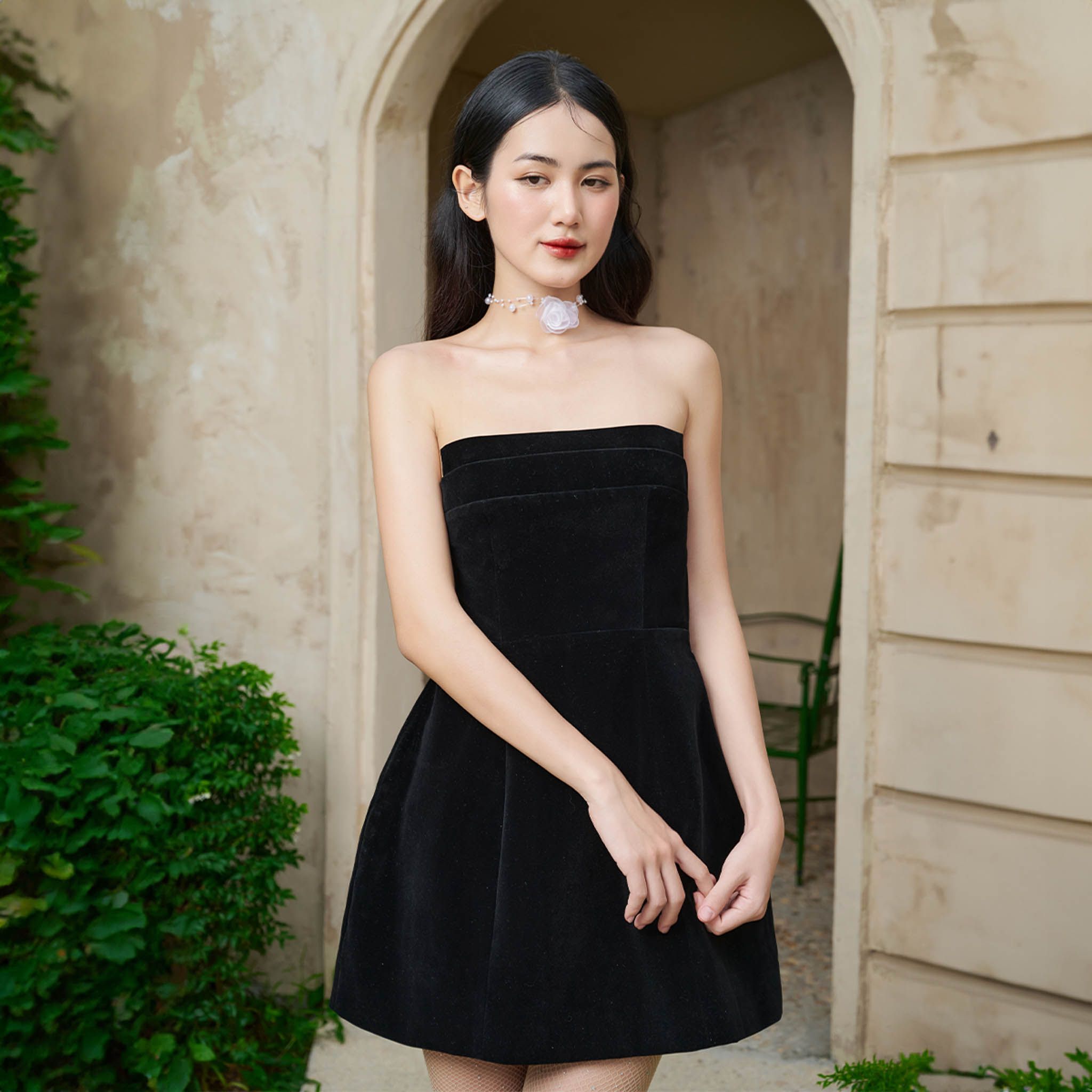 Đầm cúp ngực hở lưng - Đen - D0575 – Dottie