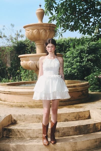  Đầm ngắn tùng xoè cổ yếm - Trắng - D0680 