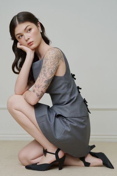  Áo cổ vuông đính nơ - Xám - T1035 