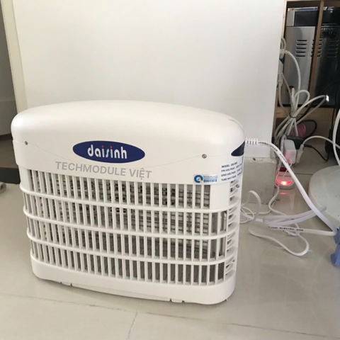 Đèn diệt côn trùng hãng ĐẠI SINH mã DS-D82