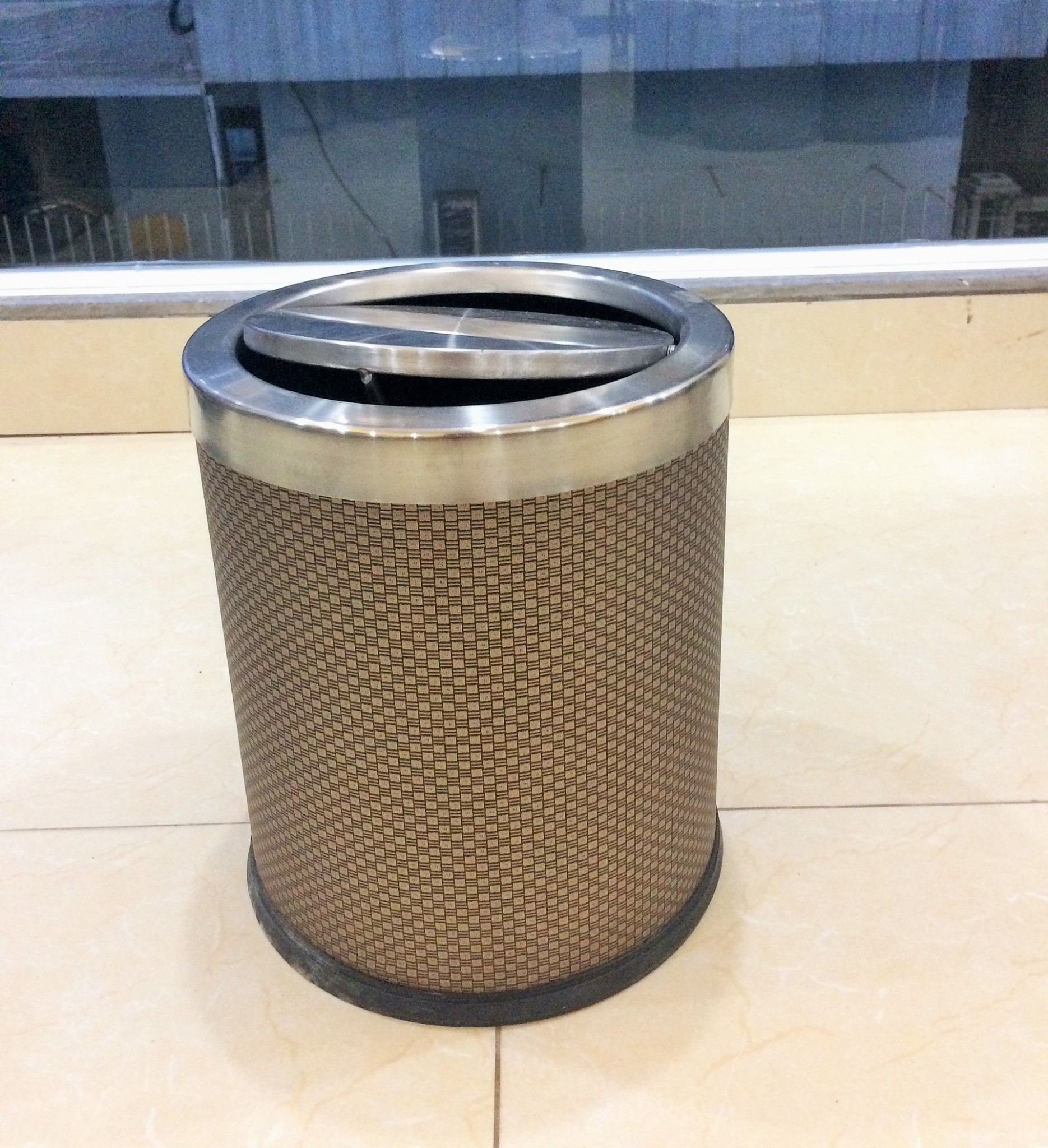 Thùng rác inox nắp lật bọc da A36-H202