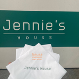 


																	 Khăn giấy ăn in logo Jennie's House 