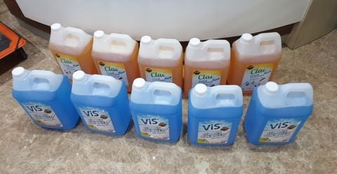 Nước lau kính VIS can to sử dụng cho toà nhà - văn phòng - nhà máy - trung tâm chăm sóc xe