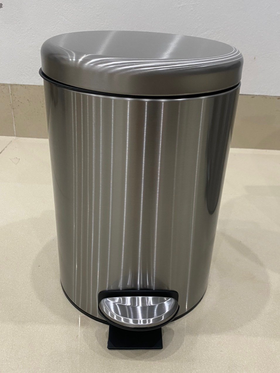 Thùng rác đạp chân inox cao cấp