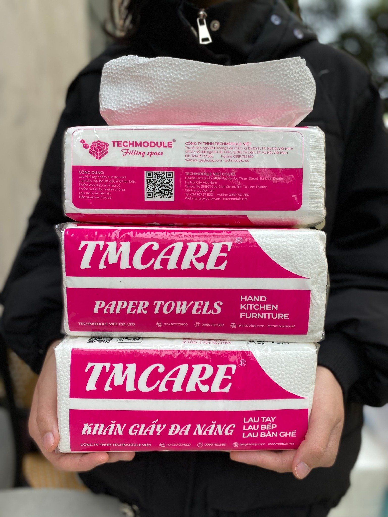  Khăn giấy lau tay đa năng TMCARE Deluxe Đỏ, 100% bột giấy nguyên sinh - 100 tờ - vệ sinh sau và trong bữa ăn - 10 gói 