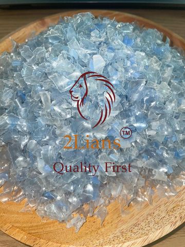  PET Bottle Flakes Clear mix only (60% light blue 40% clear) 