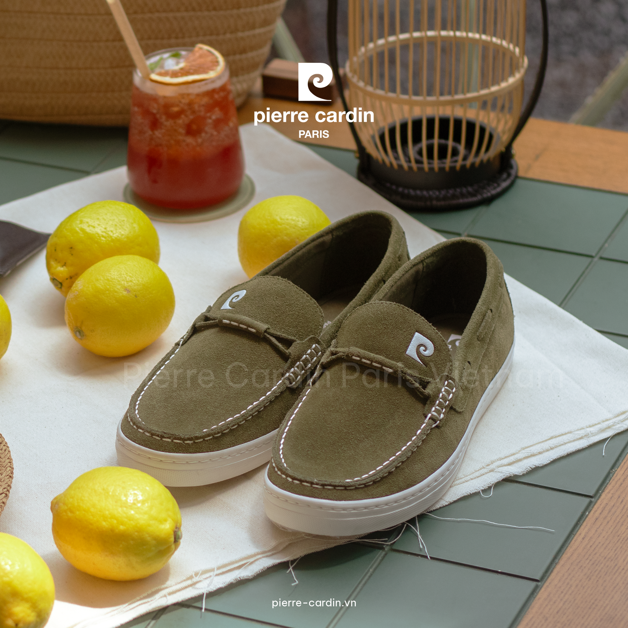 Bộ Sưu Tập Giày Mọi #908 của Pierre Cardin - Dấu Ấn Thời Trang Tồn Tại Hàng Thập Kỷ Tại Đông Nam Á