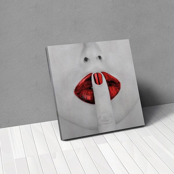 Tranh Canvas Red Fashion Trắng Đen Đỏ (50x50cm - 60x60cm)