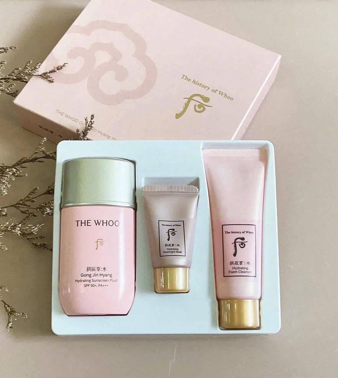  Sữa chống nắng nâng tone, kiềm dầu The Whoo Gong Jin Hyang Hydrating Sunscreen Fluid Special Set (3 món) 