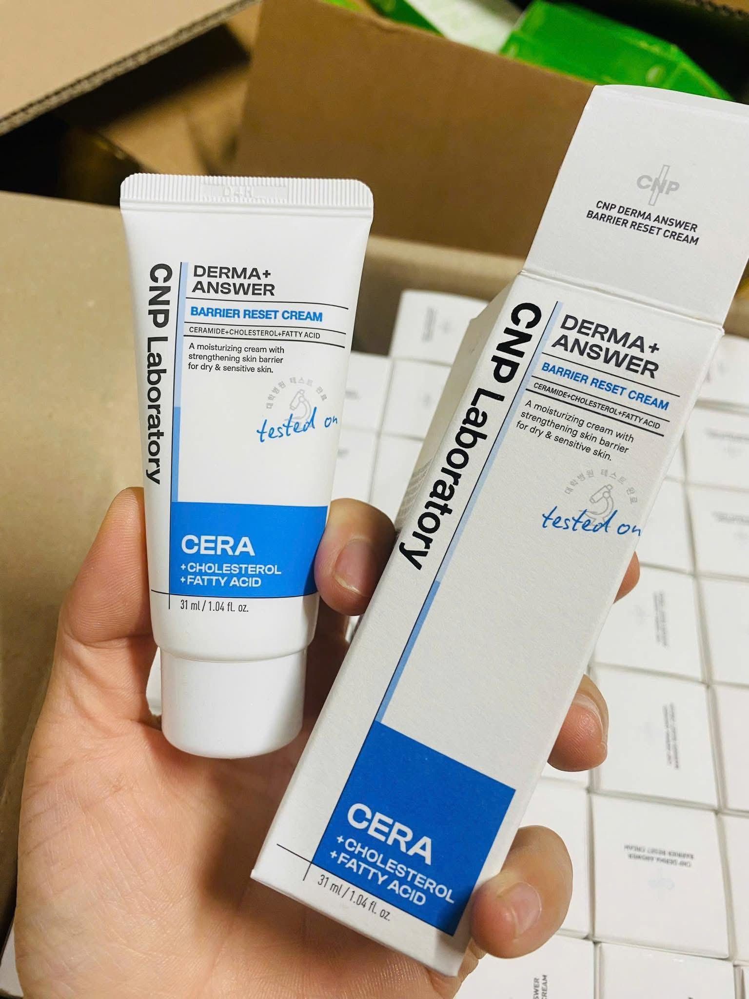  (Mẫu mới) Kem dưỡng ẩm, phục hồi da CNP Laboratory Derma + Answer Barrier Reset Cream 