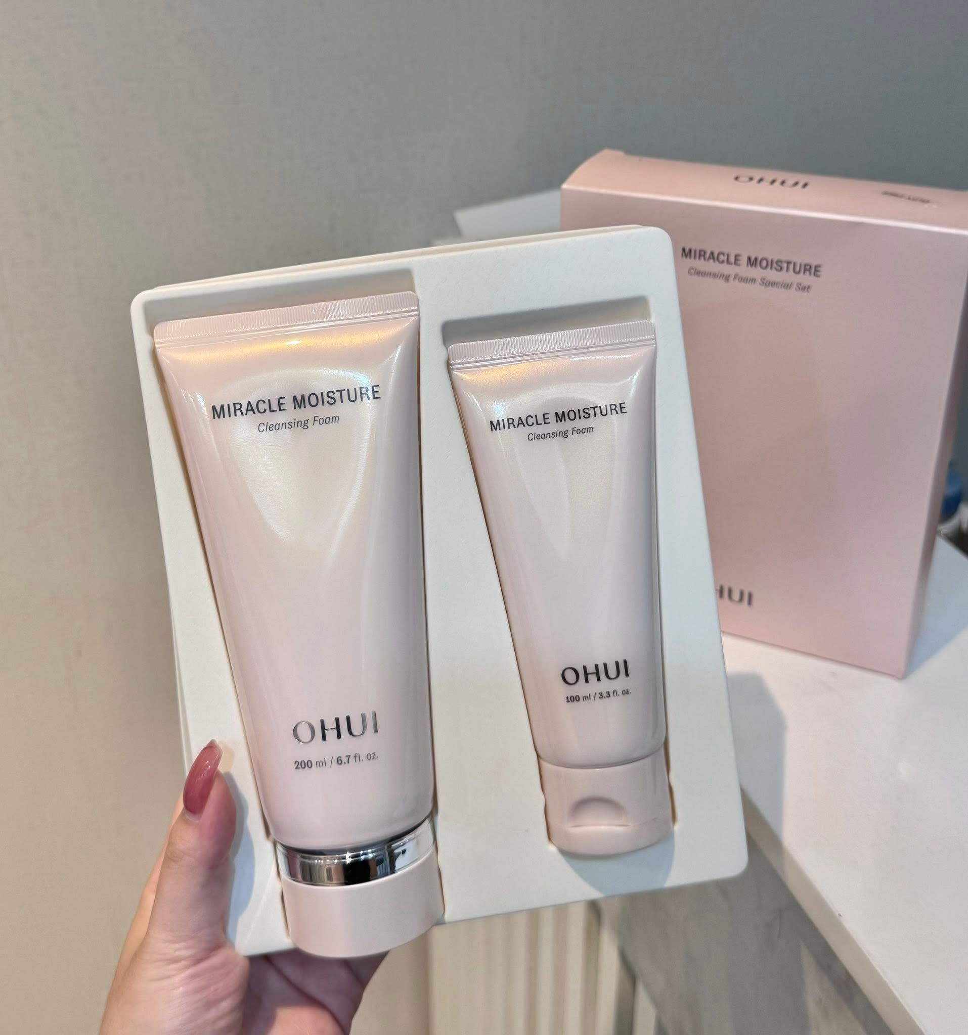  (Mẫu mới) Sữa rửa mặt dưỡng ẩm Ohui Miracle Moisture Cleansing Foam Special Set 
