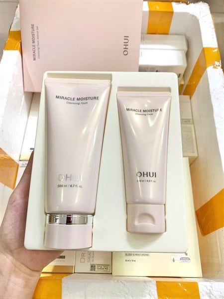  (Mẫu mới) Sữa rửa mặt dưỡng ẩm Ohui Miracle Moisture Cleansing Foam Special Set 