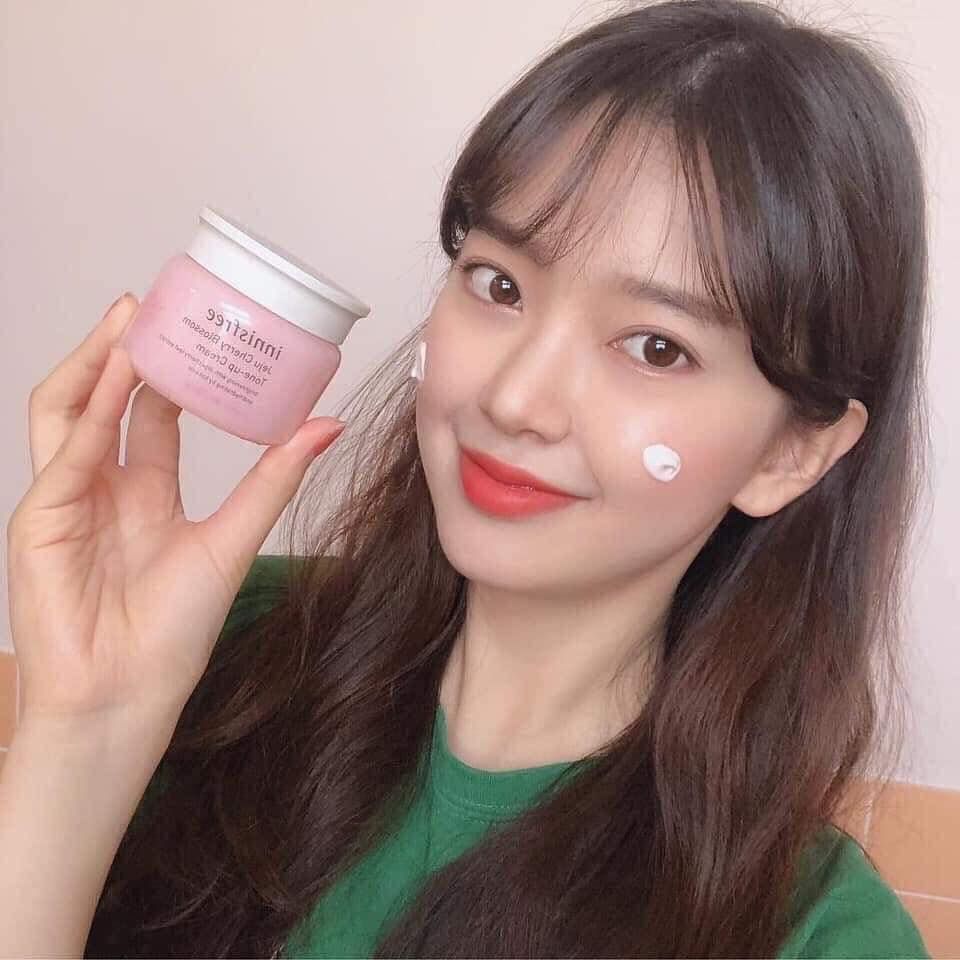  Kem dưỡng trắng da, nâng tone tức thì Innisfree Jeju Cherry Blossom Tone Up Cream 50ml 