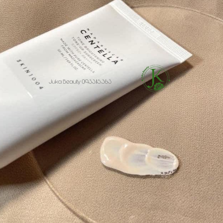  Kem Chống Nắng Nâng Tone, Kiềm Dầu Skin1004 Tone Brightening Tone Up Sunscreen SPF50+ PA++++ 50ml 