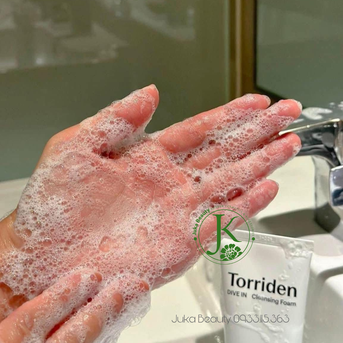  Sữa Rửa Mặt Dưỡng ẩm, Tạo Bọt Torriden Dive In Low Molecular Hyaluronic Acid Cleansing Foam 150ml 