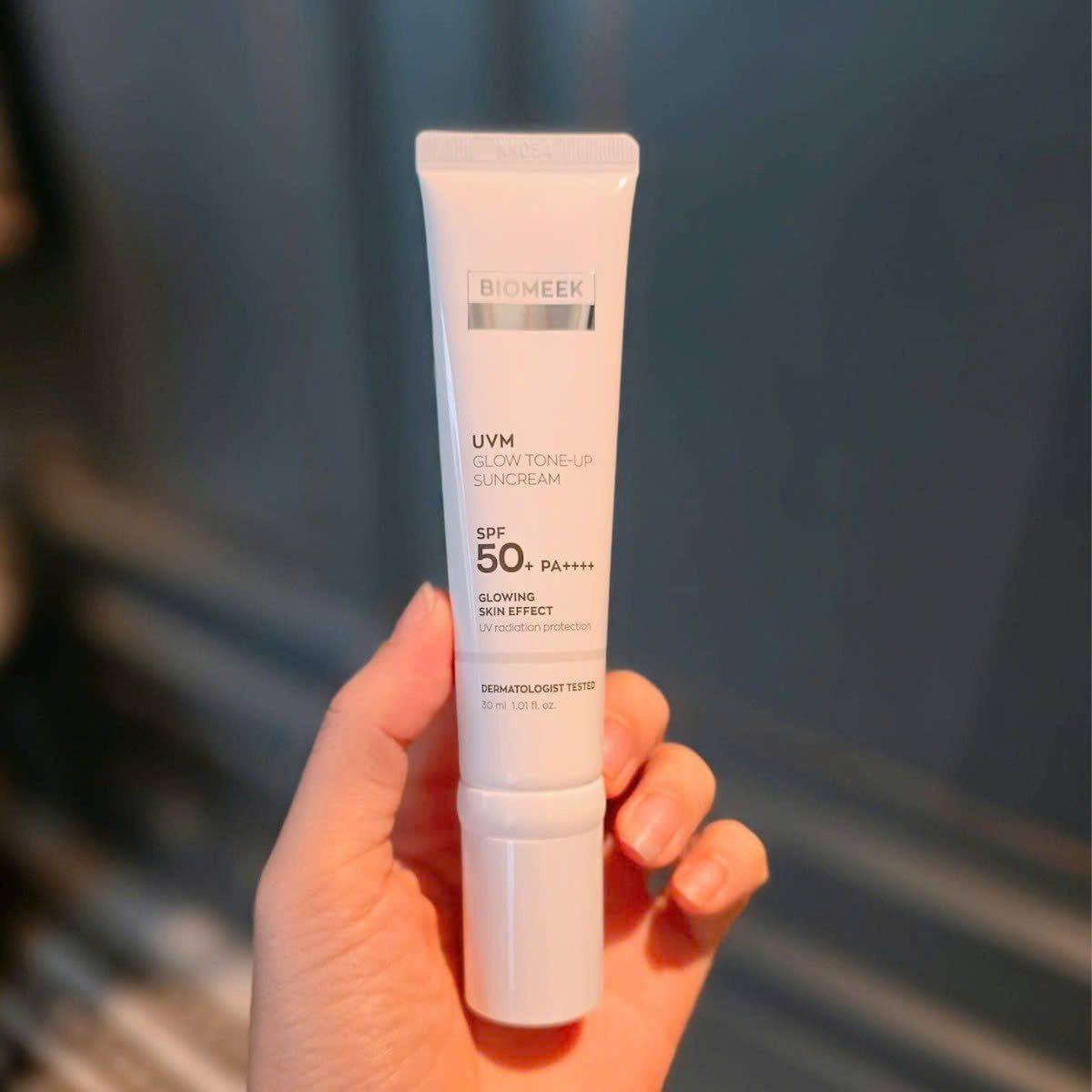  Kem Chống Nắng Nâng Tone, Kiềm Dầu Biomeek UVM TONE UP Suncream SPF50+ PA++++ 30ml (3 dòng) 