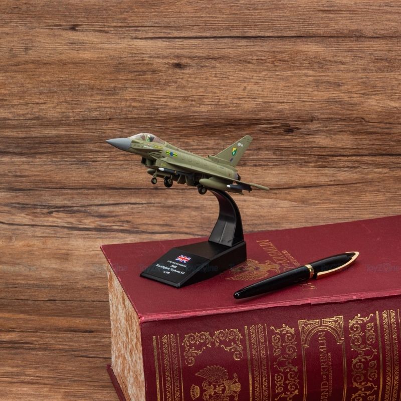 Mô hình máy bay chiến đấu EF2000 Eurofighter Typhoon 1:100 AmerCom