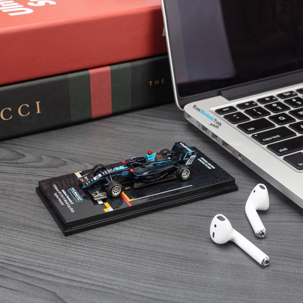 Mô Hình xe Dallara Formula 3 Macau Grand Prix FIA F3 Word Cup 2019 Sophia Floersh Special Edition 1:64 Tarmac Black (6)